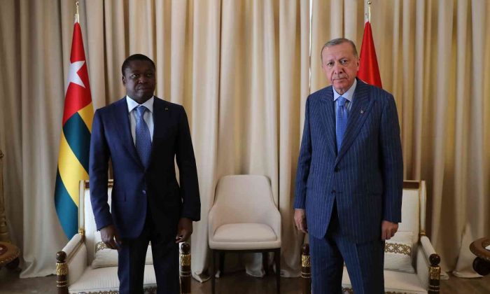 Cumhurbaşkanı Erdoğan, Togo’da resmi tören ile karşılandı