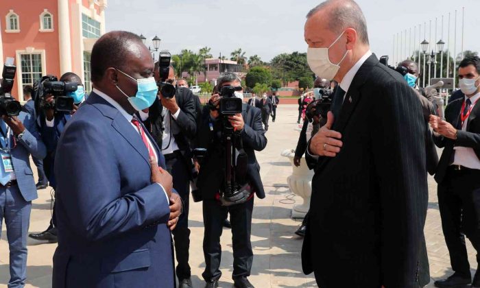 Cumhurbaşkanı Erdoğan: “Türkiye olarak kalkınma yolculuğunda dost Angola’nın yanında olmayı sürdüreceğiz”