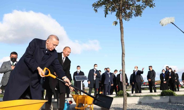 Cumhurbaşkanı Erdoğan ve Aliyev, Zengilan’da Akıllı Tarım Kampüsü’nün temelini attı