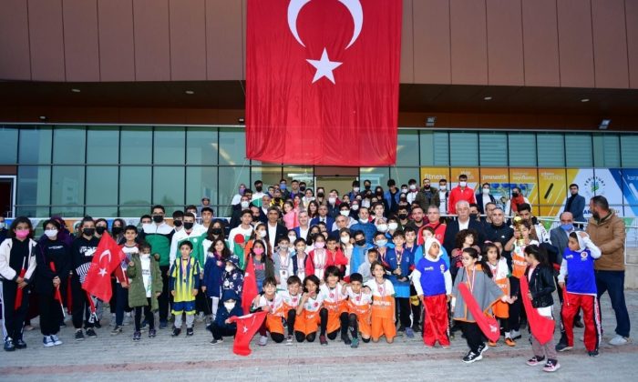 Cumhuriyet Kupası’nda dereceye girenlere ödülleri dağıtıldı