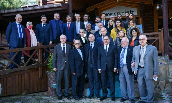 Demir: “Samsun’u daha iyi yerlere nasıl taşırız gayreti içindeyiz”