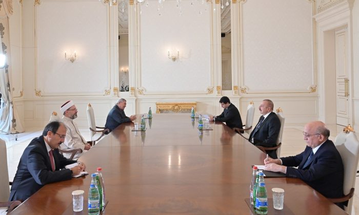 Diyanet İşleri Başkanı Erbaş, Azerbaycan Cumhurbaşkanı Aliyev tarafından kabul edildi