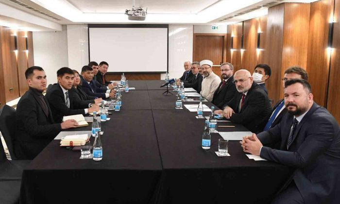 Diyanet İşleri Başkanı Erbaş, Kırgızistan Devlet Din Komisyonu Başkanı Abdıkarov ile görüştü