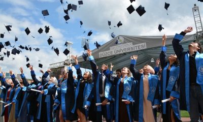 Düzce Üniversitesi’nde mezuniyet coşkusu yaşandı
