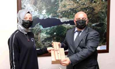 En çok elektronik atığı getirenlere akıllı saat verildi