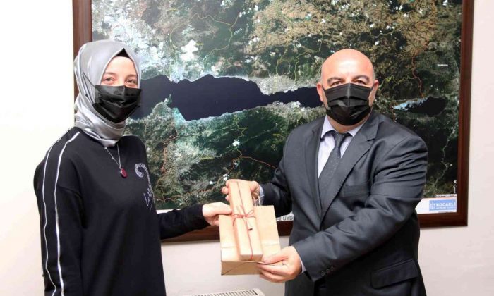 En çok elektronik atığı getirenlere akıllı saat verildi