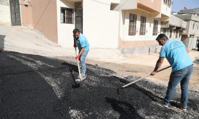 Eyyübiye’de caddeler asfaltlanıyor