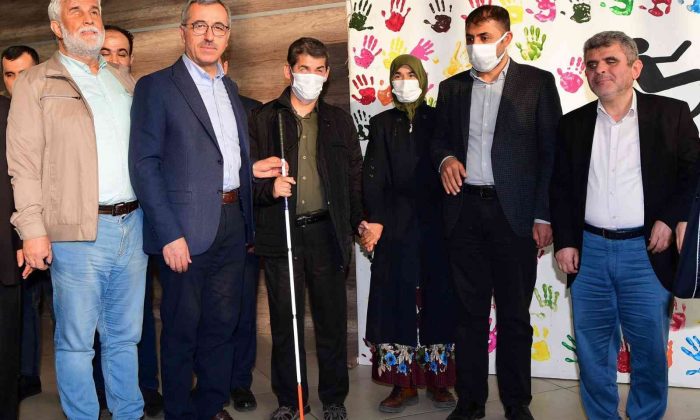 Görme engellilere beyaz baston