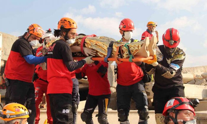 İzmir Depremi’nin yıldönümünde tatbikat gerçekleştirildi