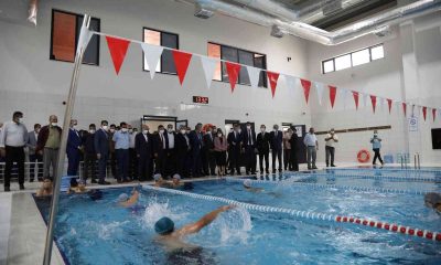 Karkamış yüzme havuzu hizmete girdi