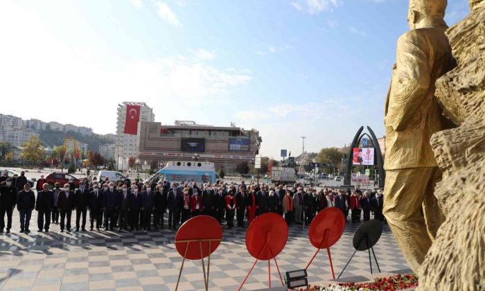 Keçiören Belediyesi 10 bin bayrak dağıttı