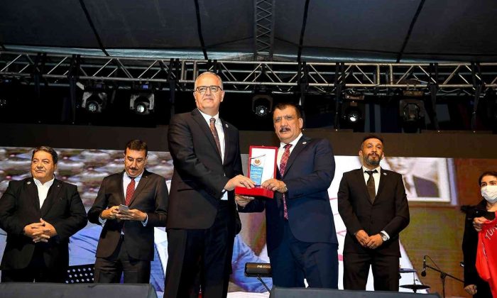 Kernek Onur ödülleri verildi