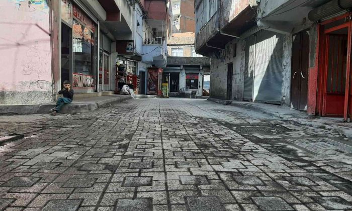 Mahalle muhtarı talep etti, Bağlar Belediyesi anında yerine getirdi