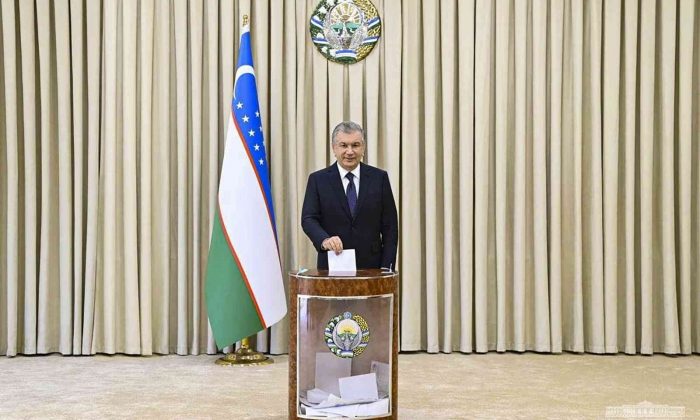 Özbekistan’da Mirziyoyev yeniden cumhurbaşkanı seçildi