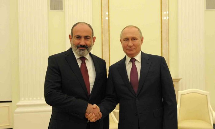 Putin ve Paşinyan, Dağlık Karabağ’ı görüştü