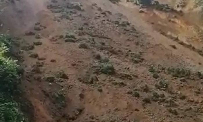 Rize’de şiddetli yağış heyelanlara neden oldu