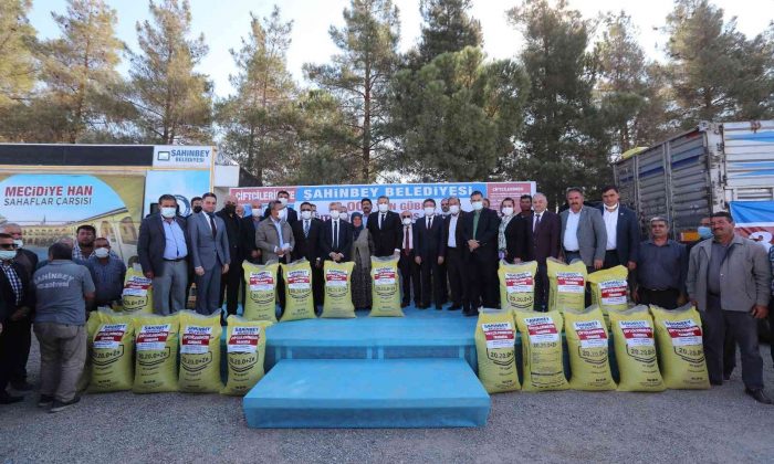 Şahinbey’de çiftçilere 13 bin ton gübre desteği sağladı