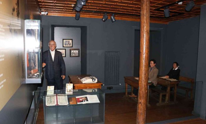 Şair ve yazarların anısı balmumu heykellerle yaşatılıyor