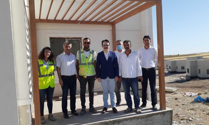 Samsat’ta yaptırılan kalıcı konut inşaatları hızla devam ediyor