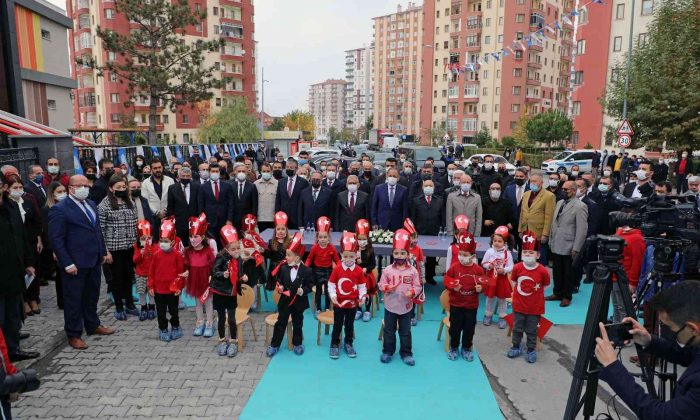 Talas’tan Cumhuriyet’e 3 okul armağan