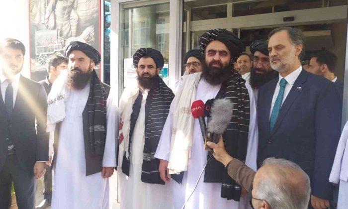 Taliban heyeti Kızılay’ı ziyaret etti