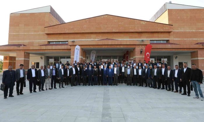 Vali Bilmez, Çaldıran muhtarlarıyla bir araya geldi