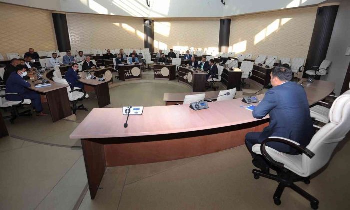 Van Büyükşehir Belediyesinde kışa hazırlık toplantısı