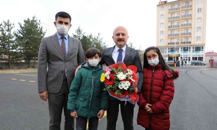 Ağrı Valisi Varol, Eleşkirt Kaymakamlığını ziyaret etti