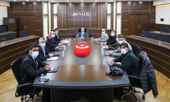 Ağrı’da Covid-19 değerlendirme toplantısı düzenlendi