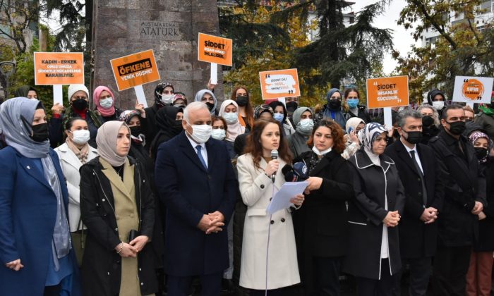 AK Parti Trabzon İl Kadın Kolları Başkanı Sürmen: “Kadına yönelik şiddet sadece ülkemizde değil maalesef tüm dünyada bir sorundur”