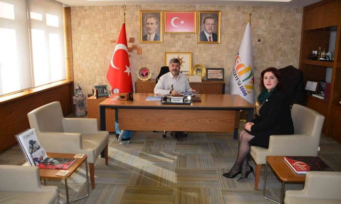 Akçadurak’a ’Yılın Belediye Başkanı’ ödülü