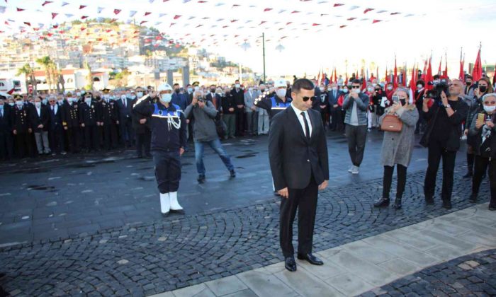 Atatürk, Kuşadası’nda törenle anıldı