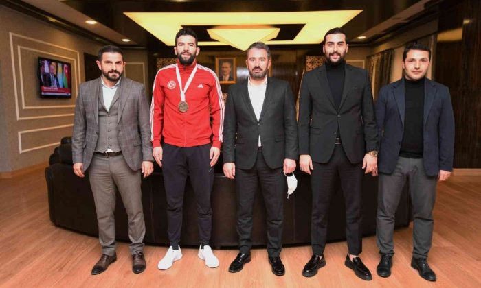 Avrupa Şampiyonu Ahmet Rasim Pala’dan Başkan Ertuğrul Çetin’e ziyaret