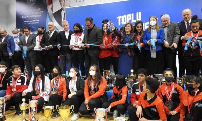 Bakan Kasapoğlu 9 spor tesisinin açılışını yaptı