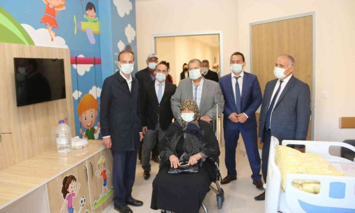 Başkan Esat Öztürk, çocuk hasta odasının açılışını yaptı
