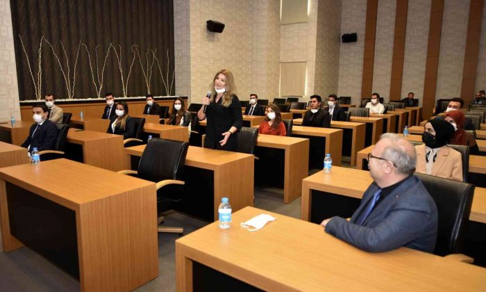 Başkan Pekyatırmacı göreve başlayan memurlarla bir araya geldi