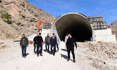 Başkan Şeylan, ‘çığ tüneli’ inşaatında incelemelerde bulundu