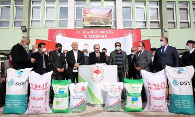 Bayburt’ta çiftçilere tohum dağıtıldı