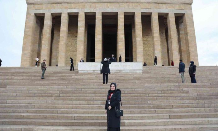 Bayburt’ta yılın öğretmeni Elif İslam Erel oldu