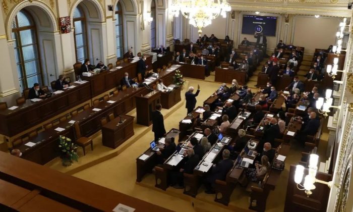 Çekya’da kurulan yeni meclis yemin etti