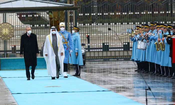 Cumhurbaşkanı Erdoğan, BAE Veliaht Prensi bin Zayed’i resmi törenle karşıladı