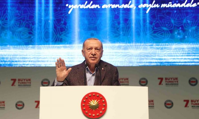 Cumhurbaşkanı Erdoğan: “Bay Kemal memurları tehdit ediyor ama memur kardeşlerim bunlara pabucu bırakmayacak” (1)