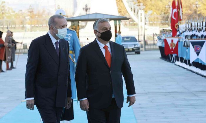 Cumhurbaşkanı Erdoğan, Macaristan Başbakanı Orban’ı resmi törenle karşıladı
