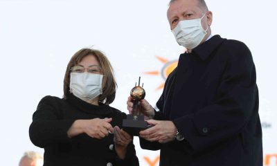 Cumhurbaşkanı Erdoğan’dan Başkan Şahin’e ödül