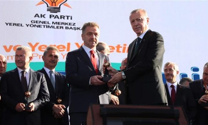 Cumhurbaşkanı Erdoğan’dan Başkan Usta’ya bir ödül daha