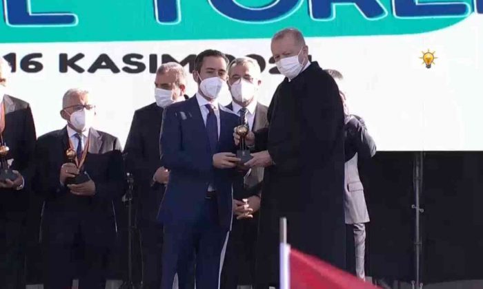 Cumhurbaşkanı Erdoğan’dan Konya Büyükşehir’e Gençlik Faaliyetleri ödülü