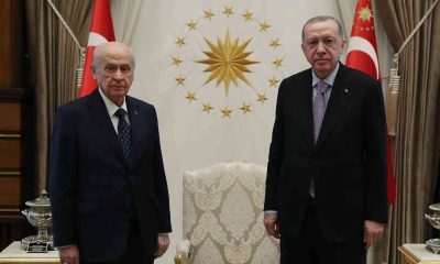 Cumhurbaşkanı Recep Tayyip Erdoğan, MHP Genel Başkanı Devlet Bahçeli’yi kabul etti.