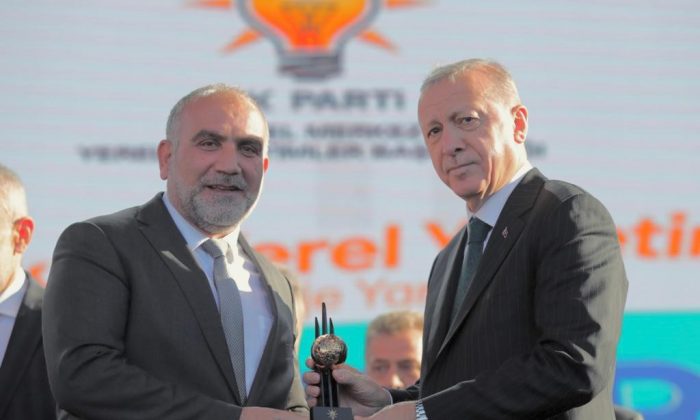 Cumhurbaşkanı’nın elinden ödül alan Başkan Sandıkçı: “Bu ödül Canik’in gururu”