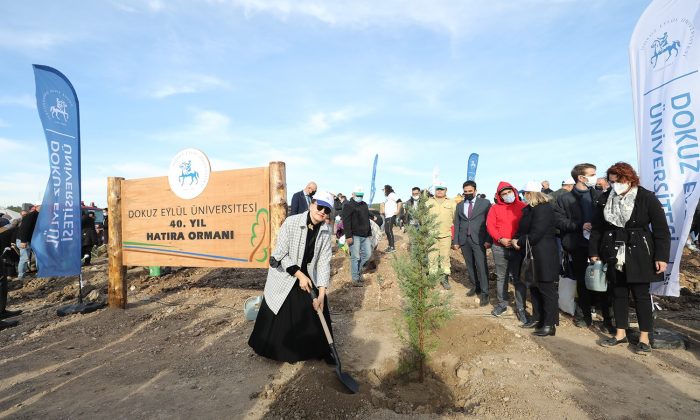 Dokuz Eylül’den 40. Yıl Hatıra Ormanı
