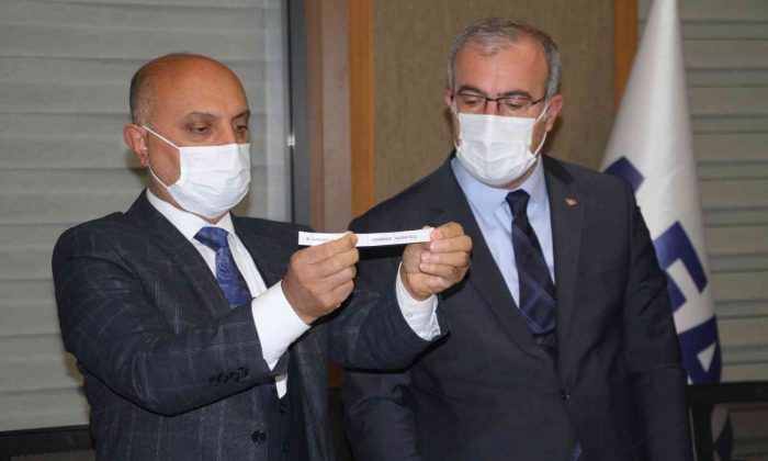 Elazığ’da deprem konutları hak sahiplerine teslim edilmeye devam ediyor